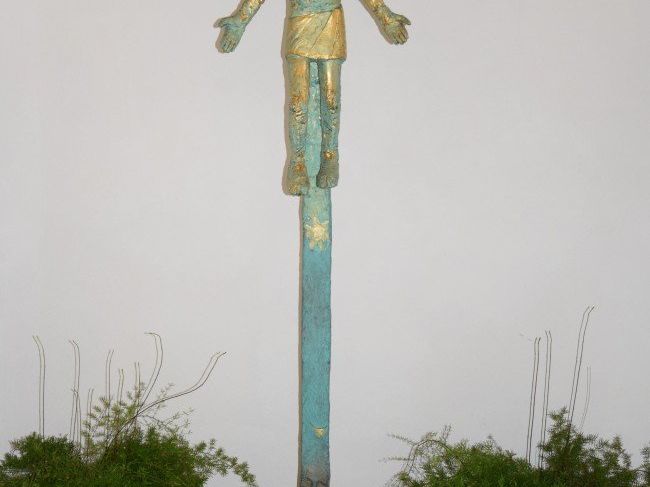 Die Skulptur "Der Auferstandene" von Adi Holzer steht in der St. Antoniuskapelle im Wiesenrain Die Skulptur "Der Auferstandene" von Adi Holzer steht in der St. Antoniuskapelle im Wiesenrain