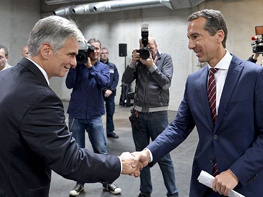 Wird ÖBB Holding-Chef Christian Kern (r.) dem scheidenden Werner Faymann (l.) nachfolgen? Wird ÖBB Holding-Chef Christian Kern (r.) dem scheidenden Werner Faymann (l.) nachfolgen?