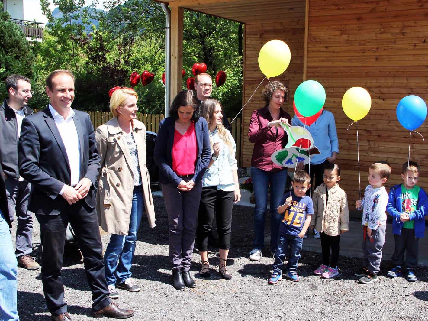 Die Kleinen feierten mit Gästen aus Politik und Verwaltung die Eröffnung ihres Kindergartens.