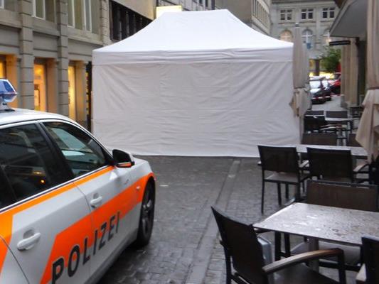In St.Gallen wurde ein Mann auf offener Straße erschossen. Die Kantonspolizei bittet um Hinweise.