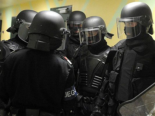 Neben der Wega war auch die Cobra in Wien-Meidling im Einsatz. Neben der Wega war auch die Cobra in Wien-Meidling im Einsatz.