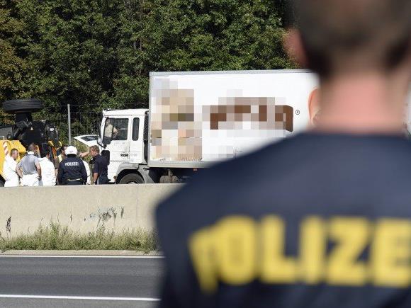 Die Verdächtigen bleiben in Ungarn in U-Haft.
