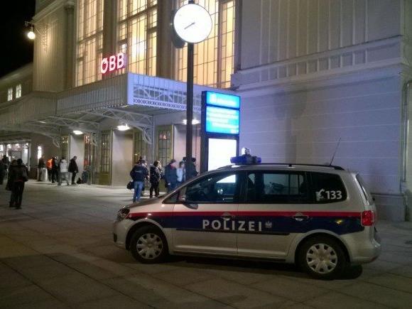 Am Salzburger Hauptbahnhof und in Lengfelden wurde Sprengstoff-Alarm ausgelöst.
