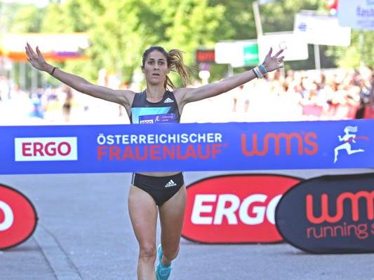 Sara Moreira gewinnt beim Frauenlauf 2016.