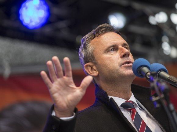 BP-Kandidat Norber Hofer lehnt Kampfeinsatz Österreichs gegen den IS ab BP-Kandidat Norber Hofer lehnt Kampfeinsatz Österreichs gegen den IS ab