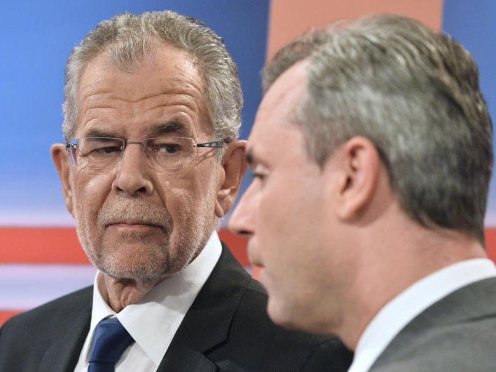 Das Rennen Van der Bellen-Hofer ist noch nicht entschieden. Das Rennen Van der Bellen-Hofer ist noch nicht entschieden.