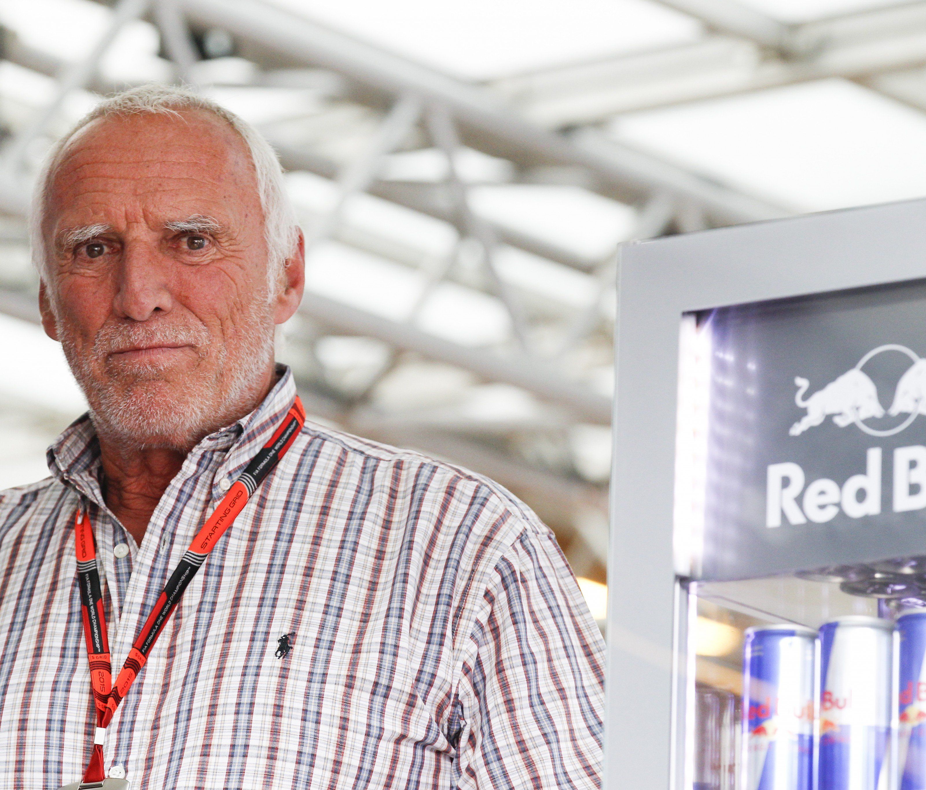 Scharfe Kritik von AK und GPA an Mateschitz-Sager - den Rücken bekommt der Red-Bull-Chef dennoch gestärkt. Scharfe Kritik von AK und GPA an Mateschitz-Sager - den Rücken bekommt der Red-Bull-Chef dennoch gestärkt.