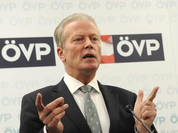 ÖVP-Chef Mitterlehner lässt über Ausrichtung der Partei konferieren
