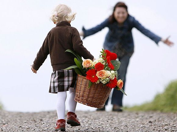 Muttertag wird in vielen Ländern gefeiert, oft jedoch anders als hier Muttertag wird in vielen Ländern gefeiert, oft jedoch anders als hier