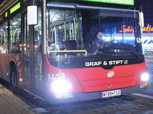 Ein Unfall mit einem Nachtbus ereignete sich in der Koppstraße