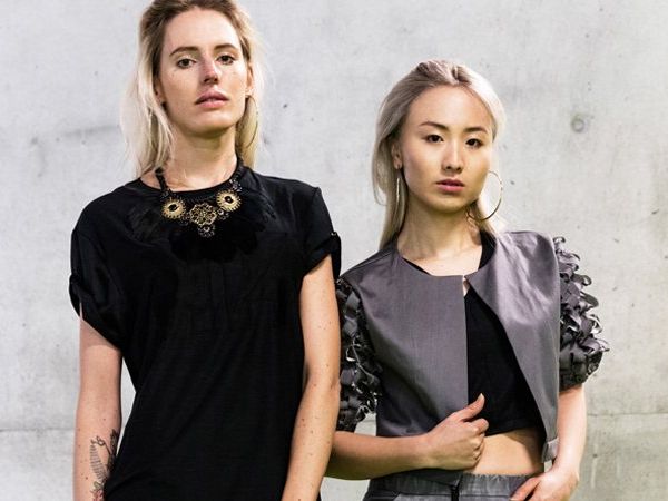 Die Mode von Adnrea Kerber kann im Online Shop und im 15. Wiener Gemeindebezirk gekauft werden. Die Mode von Adnrea Kerber kann im Online Shop und im 15. Wiener Gemeindebezirk gekauft werden.