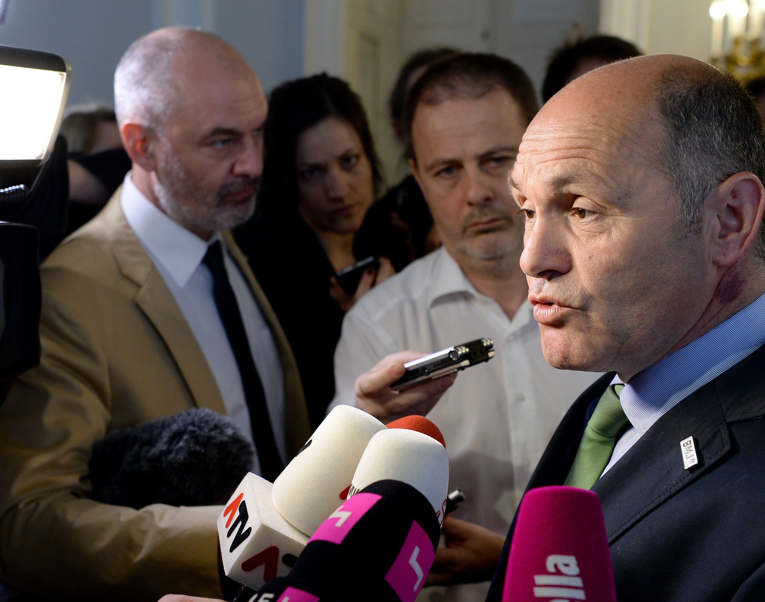 Sobotka möchte eine Kooperation von Südeuropas Polizei gegen die Schlepperkriminalität. Sobotka möchte eine Kooperation von Südeuropas Polizei gegen die Schlepperkriminalität.
