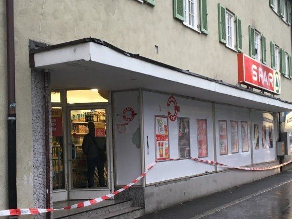 Nach Überfall auf einen Spar-Markt in Bregenz-Vorkloster Nach Überfall auf einen Spar-Markt in Bregenz-Vorkloster