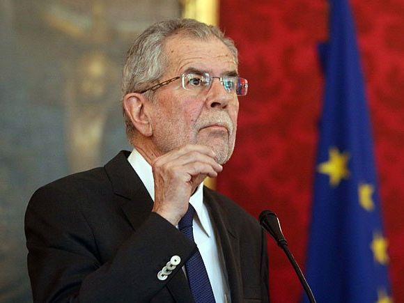 Nicht nur positiv sind die Reaktionen auf den Wahlausgang zugunsten von Alexander Van der Bellen