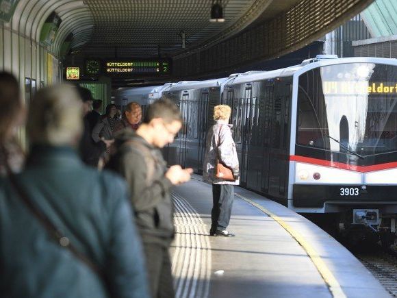 Mit der U-Bahn zu fahren ist sogar 20 Mal effizienter als Autofahren.