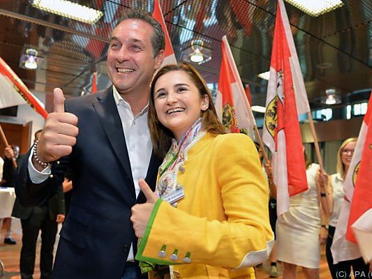 FPÖ-Chef Strache mit Svazek FPÖ-Chef Strache mit Svazek