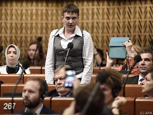 Applaus für die ukrainische Kampfpilotin Applaus für die ukrainische Kampfpilotin