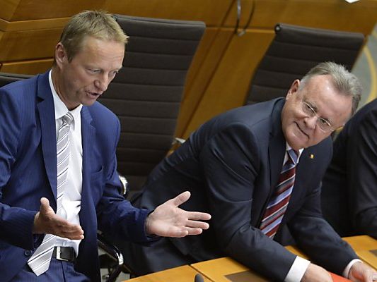 Tschürtz und LH Niessl im Landtag von Eisenstadt Tschürtz und LH Niessl im Landtag von Eisenstadt