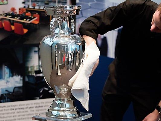 Neben dem Henri Delaunay Pokal gibt es auch bis 27 Mio. Euro zu holen