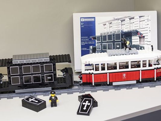 Im Bestattungsmuseum ist ab sofort eine Lego-Leichentram erhältlich. Im Bestattungsmuseum ist ab sofort eine Lego-Leichentram erhältlich.