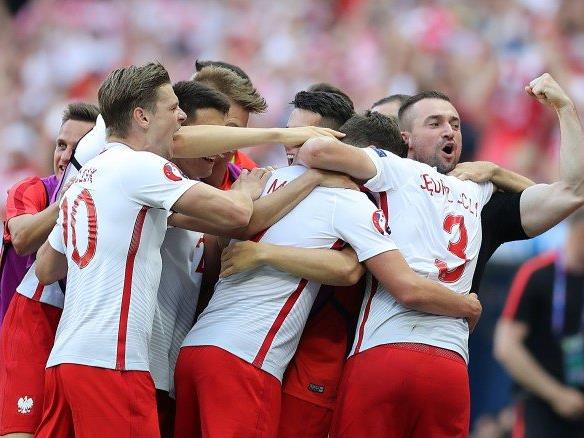 Polen jubelt über den 1:0-Auftakterfolg.
