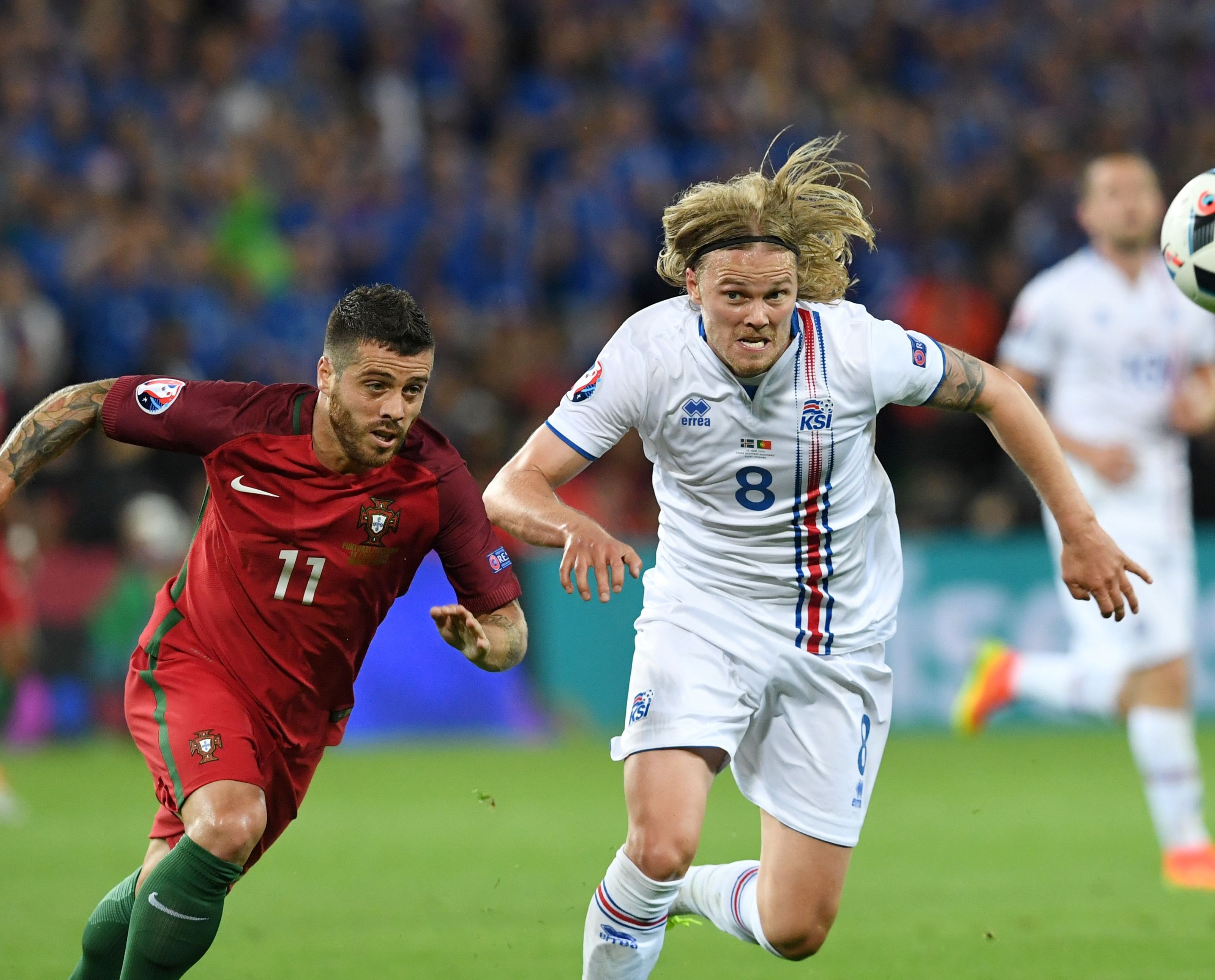 Island holt zum EM-Auftakt einen Punkt gegen Portugal. Island holt zum EM-Auftakt einen Punkt gegen Portugal.