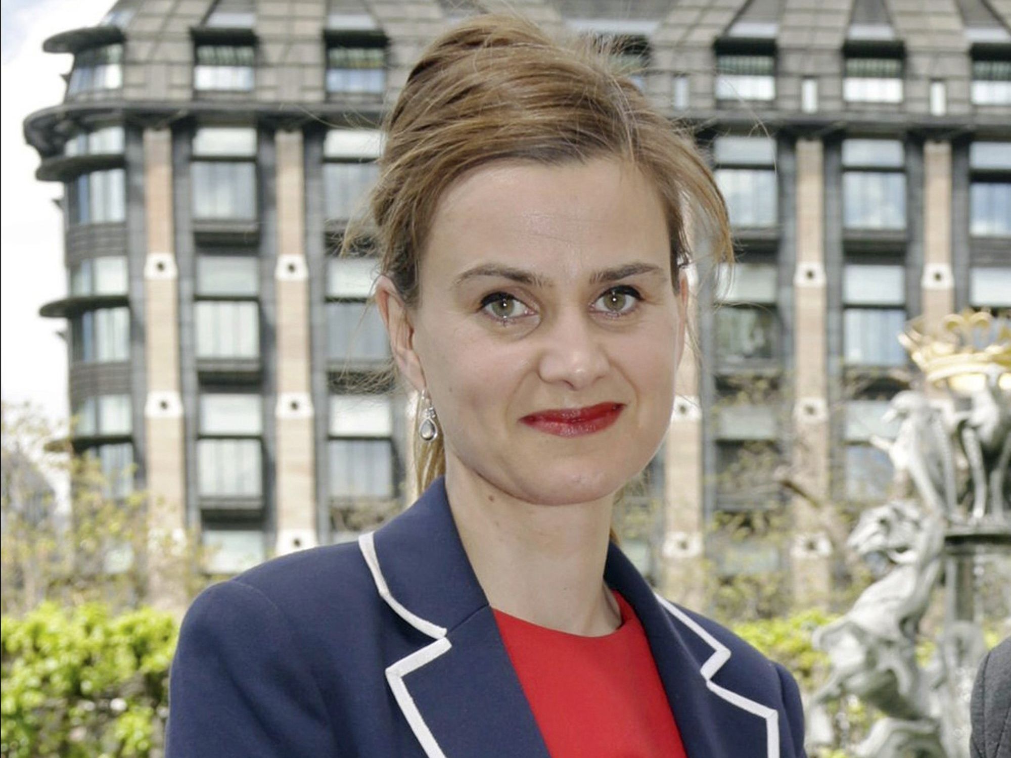 Die britische Labour-Abgeordnete Jo Cox wurde in ihrem Wahlkreis angeschossen. Die britische Labour-Abgeordnete Jo Cox wurde in ihrem Wahlkreis angeschossen.