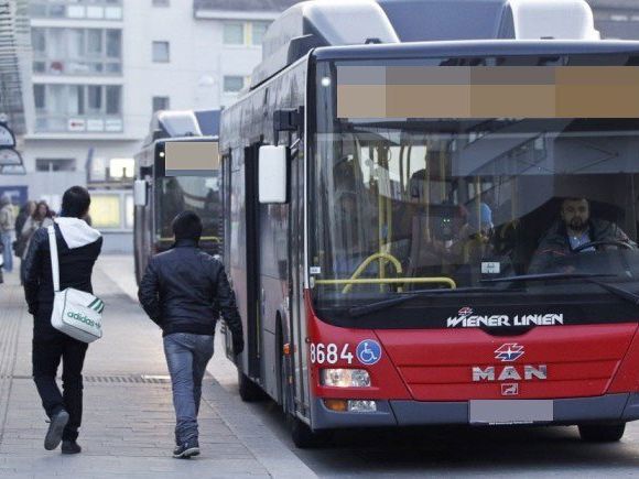 Erst die WEGA konnte den Fahrgast aus dem Bus holen.