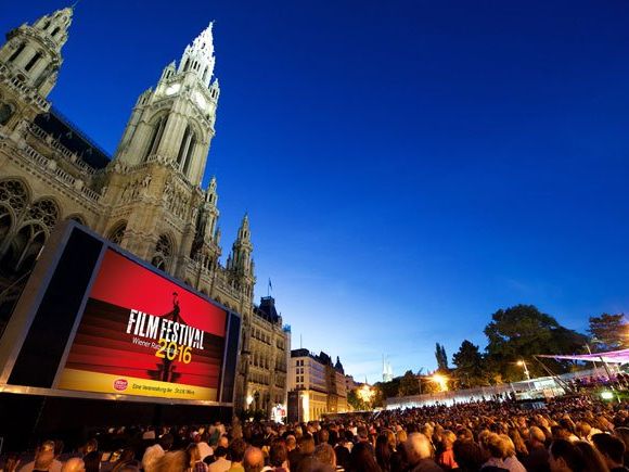 Das Filmfestival am Rathausplatz wird auch 2016 wieder zum Besuchermagneten werden Das Filmfestival am Rathausplatz wird auch 2016 wieder zum Besuchermagneten werden
