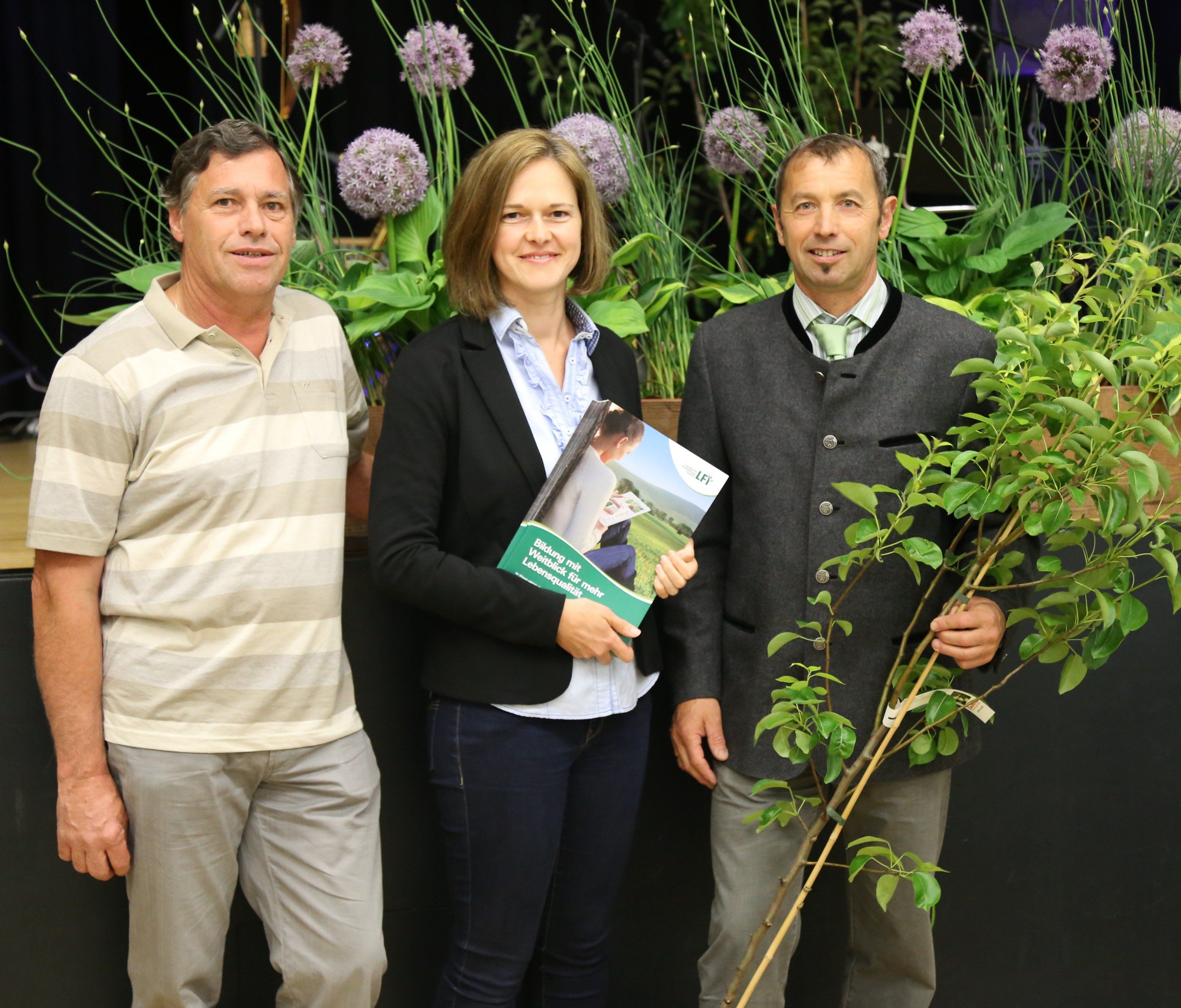 Vizeobmann Lothar Lins, LFI-Leiterin Christina Rusch und Verbandsobmann Armin Rauch (v. l.) beim Jubiläum in Koblach. Vizeobmann Lothar Lins, LFI-Leiterin Christina Rusch und Verbandsobmann Armin Rauch (v. l.) beim Jubiläum in Koblach.