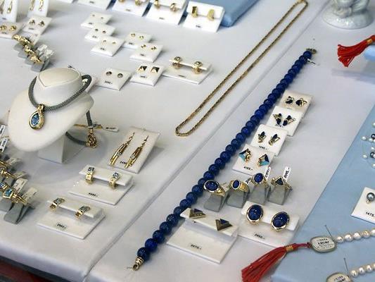 Bei einem Juwelier in Penzing kam es zu einem Betrugsversuch