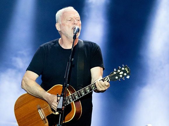 Der Sänger und Gitarrist ließ vor royalem Ambiente in Wien Pink Floyd auferstehen Der Sänger und Gitarrist ließ vor royalem Ambiente in Wien Pink Floyd auferstehen