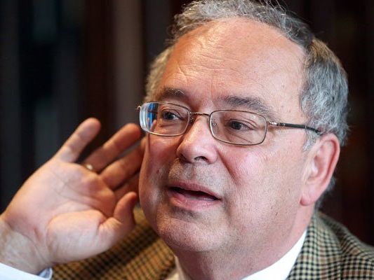 Rektor Heinz Engl gibt neuen Standort der Uni Wien bekannt Rektor Heinz Engl gibt neuen Standort der Uni Wien bekannt