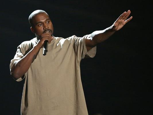 Rapper Kanye West sorgt mit seinem kontroversen Musikvideo zu "Famous" für Aufsehen.
