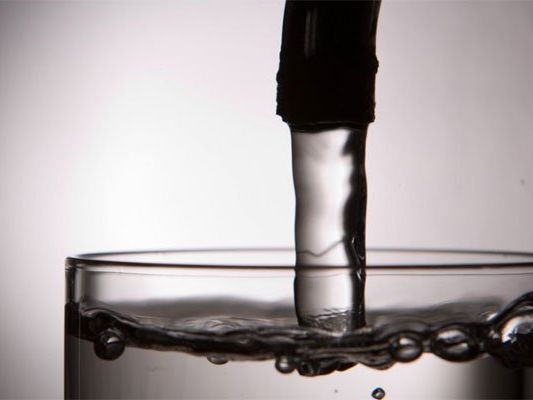 Wiener Trinkwasser im Test. Wiener Trinkwasser im Test.