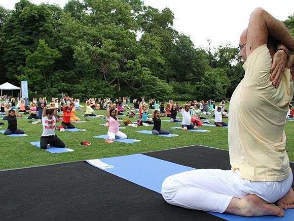 Beim Yoga-Event im Wiener Stadtpark