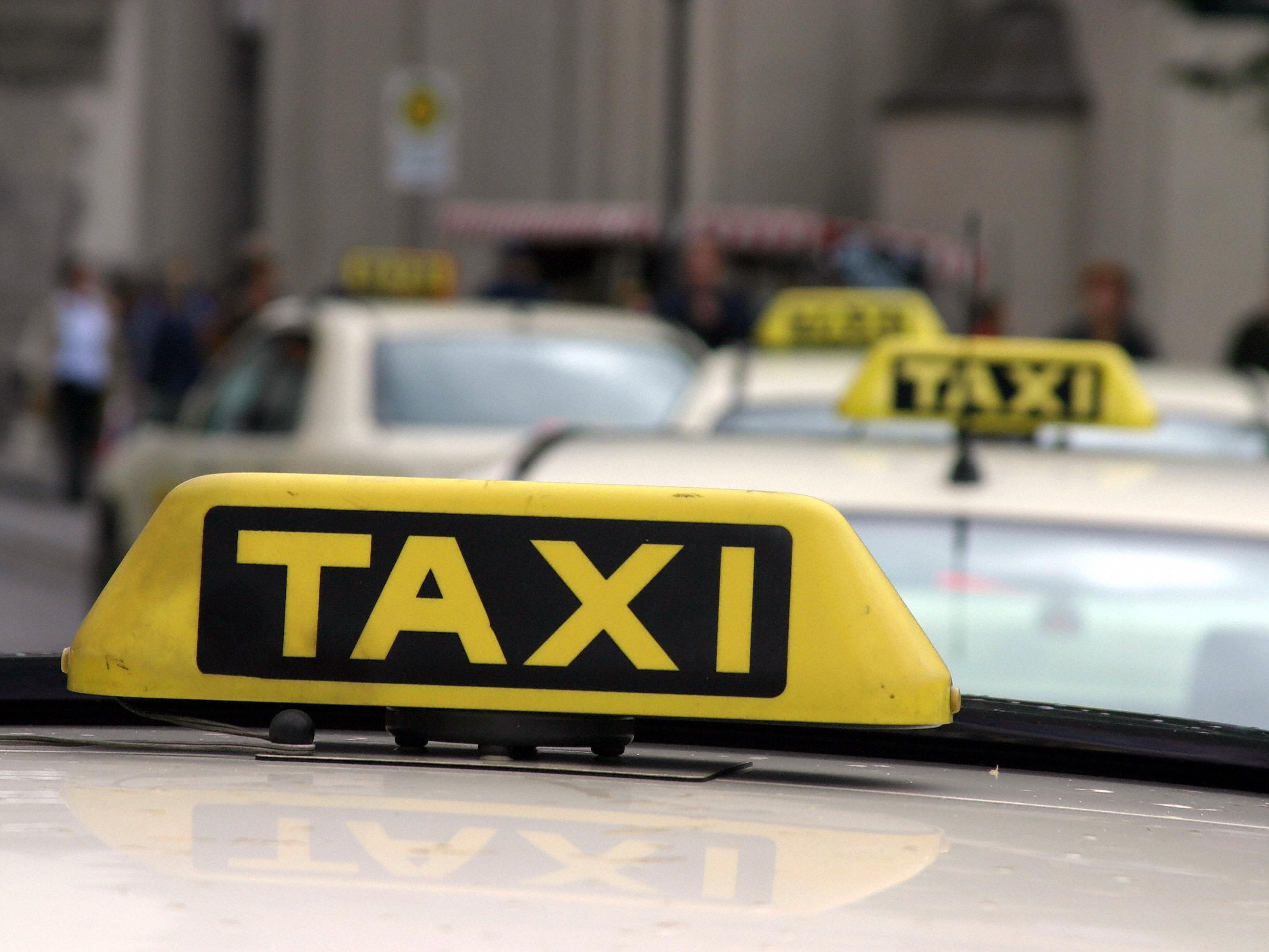 Ein Salzburger geriet mit einem Taxifahrer in Streit. (Symbolbild)