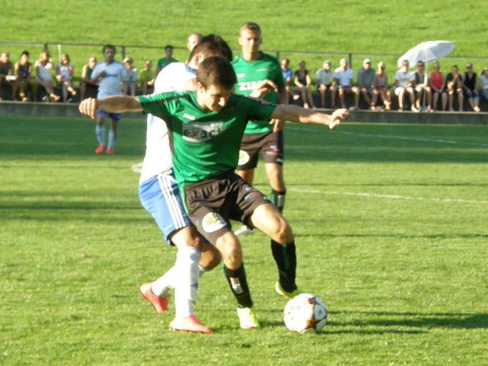 Der Sieg im Wäldercup führt über Andreas Röser und seine Kollegen vom FC Langenegg. Der Sieg im Wäldercup führt über Andreas Röser und seine Kollegen vom FC Langenegg.