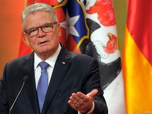 Gauck bedauert Folter und Missbrauch in deutscher Sekte Gauck bedauert Folter und Missbrauch in deutscher Sekte