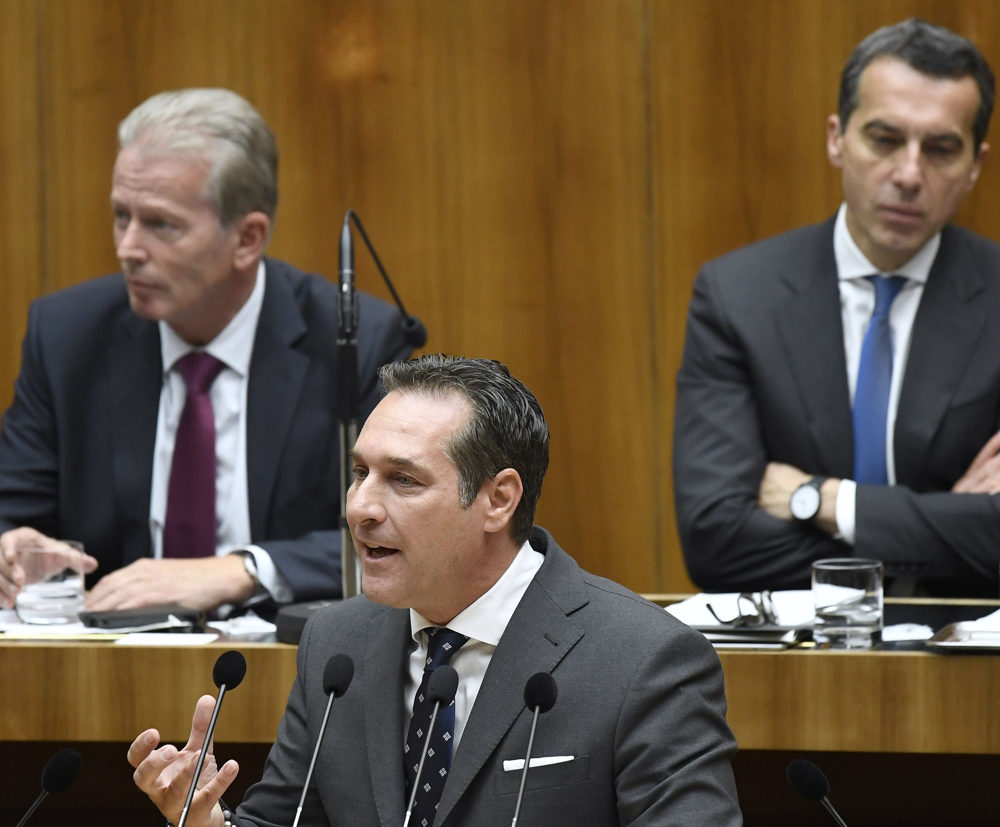 Mitterlehner: Gemeinsam gegen internationalen Terrorismus kämpfen - Kurz: Barbarischer Akt. Mitterlehner: Gemeinsam gegen internationalen Terrorismus kämpfen - Kurz: Barbarischer Akt.