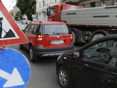 Zwei neue Baustellen in Wien-Floridsdorf. Zwei neue Baustellen in Wien-Floridsdorf.