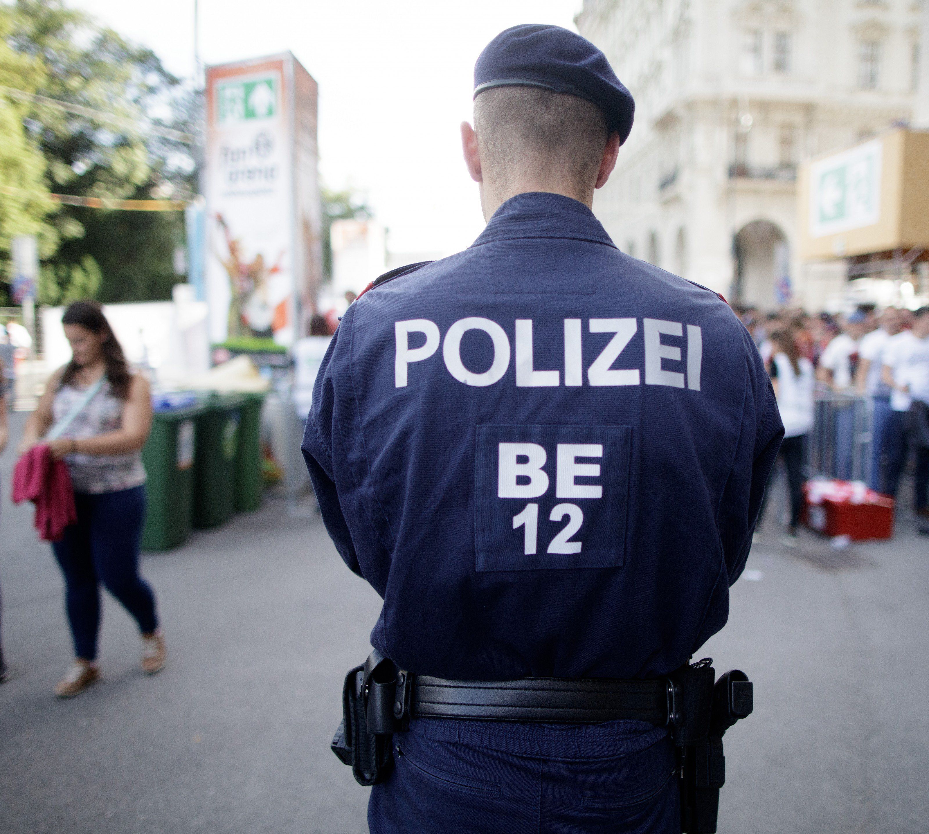 Die Polizei begleitete die Kundgebung. Die Polizei begleitete die Kundgebung.