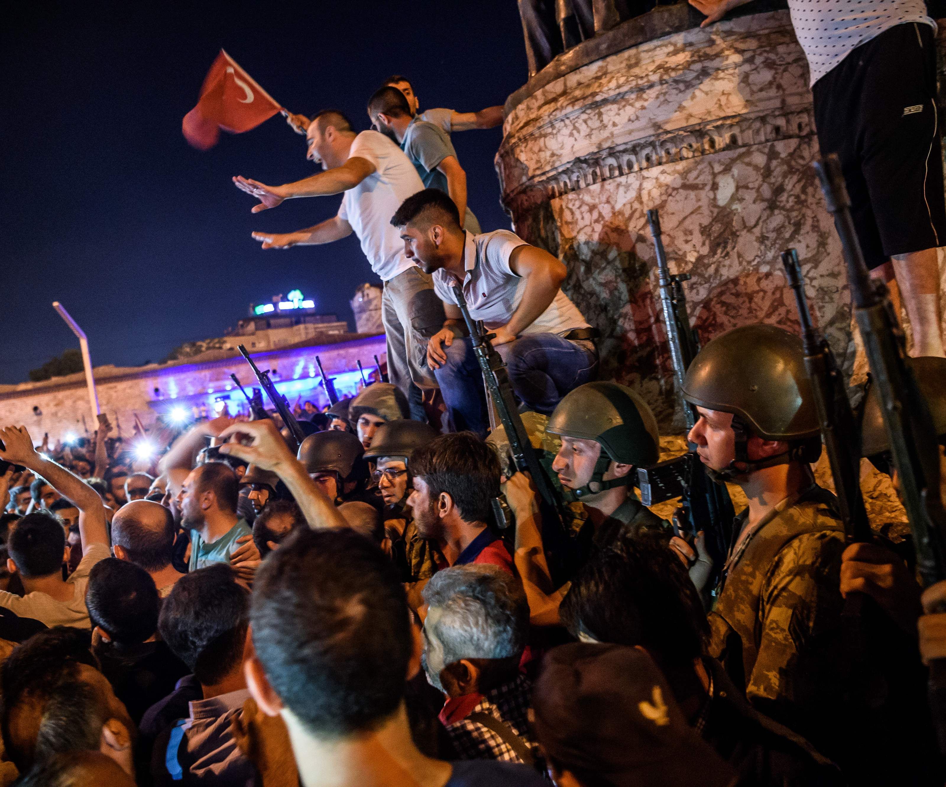 Wirtschaftsdelegierter: Muezzine riefen die ganze Nacht. Wirtschaftsdelegierter: Muezzine riefen die ganze Nacht.