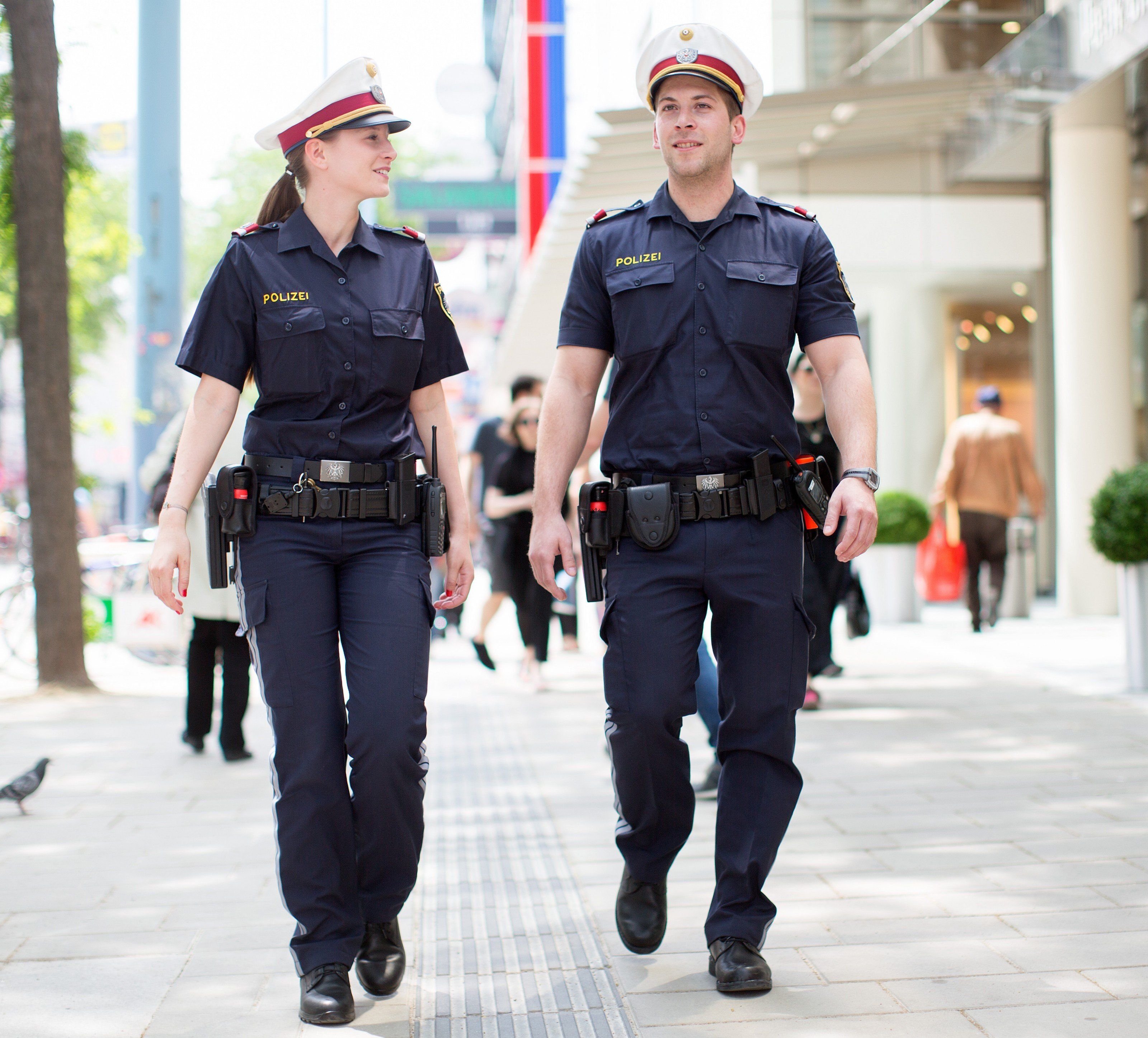 100 "freigespielte" Beamte sollen als "Grätzl-Polizisten" ab August tätig sein 100 "freigespielte" Beamte sollen als "Grätzl-Polizisten" ab August tätig sein