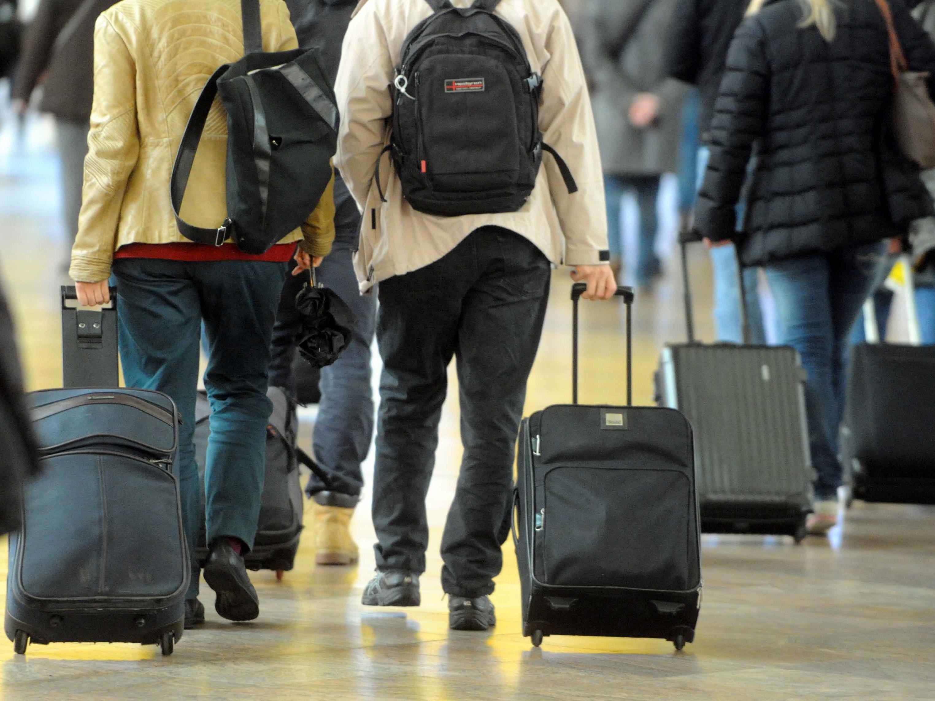 Was darf man auf Flugreise im Handgepäck mitnehmen? Fragen und Antworten zu Thema