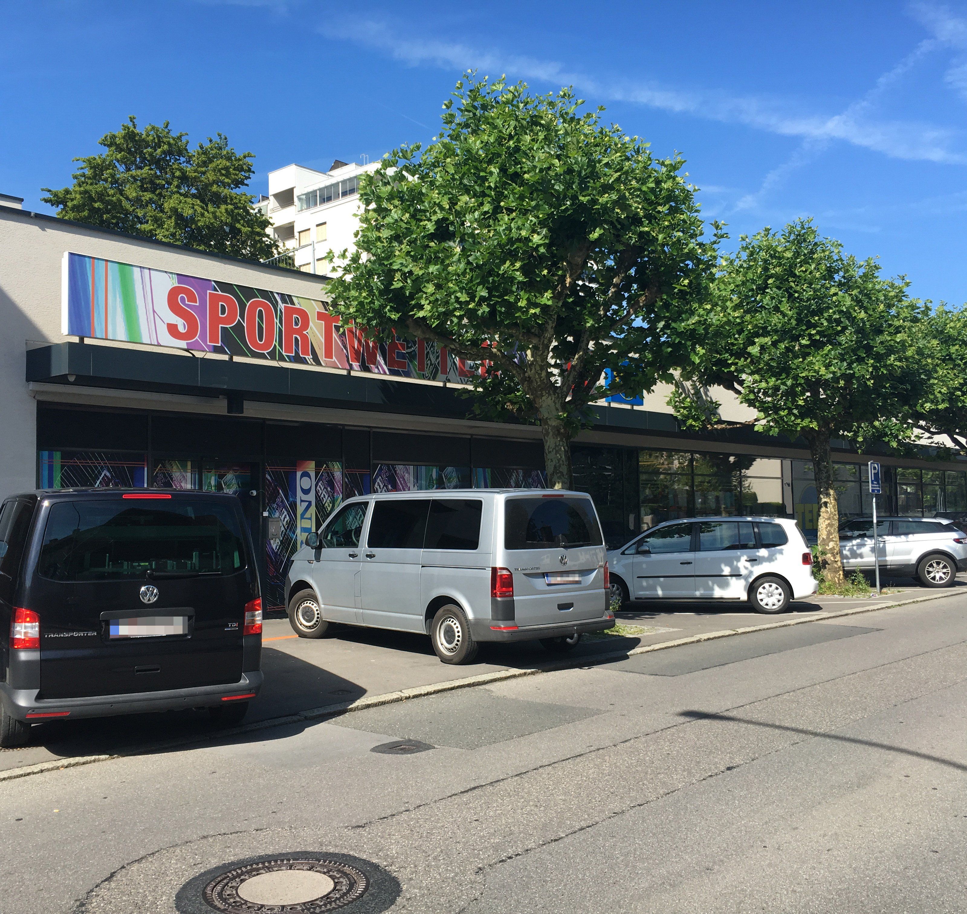 Das Wettbüro in der Mariahilferstraße wurde am Montagmorgen überfallen. Das Wettbüro in der Mariahilferstraße wurde am Montagmorgen überfallen.