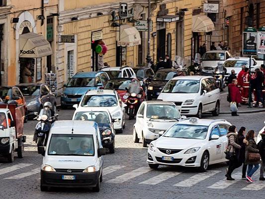 Wer mit dem Auto nach Italien fährt, sollte einiges beachten