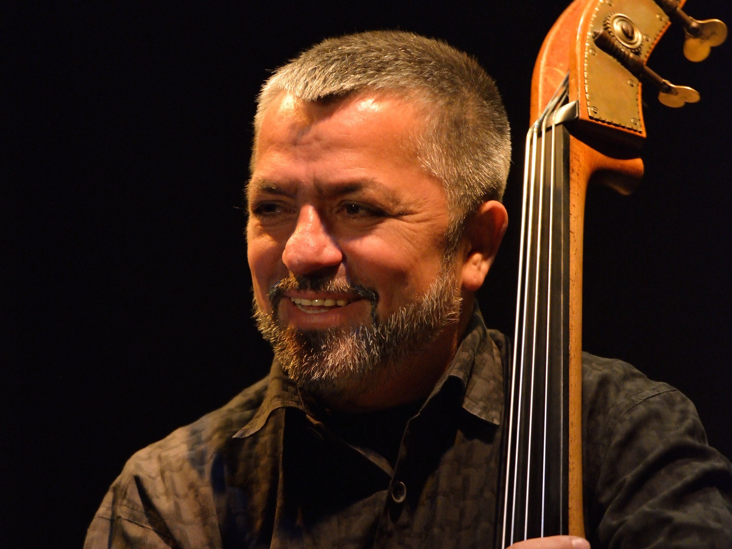 Joschi Schneeberger und seine Band sorgten mit ihren außergewöhnlichen Jazz-Klängen für tosenden Applaus im Freudenhaus. Joschi Schneeberger und seine Band sorgten mit ihren außergewöhnlichen Jazz-Klängen für tosenden Applaus im Freudenhaus.