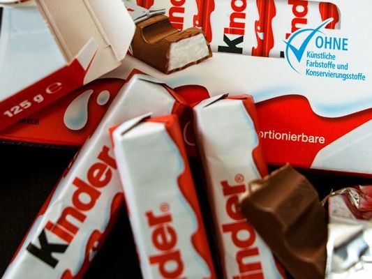 In den "Kinder-Riegeln" von Ferrero hat die Organisation Foodwatch Verunreinigungen festgestellt. In den "Kinder-Riegeln" von Ferrero hat die Organisation Foodwatch Verunreinigungen festgestellt.