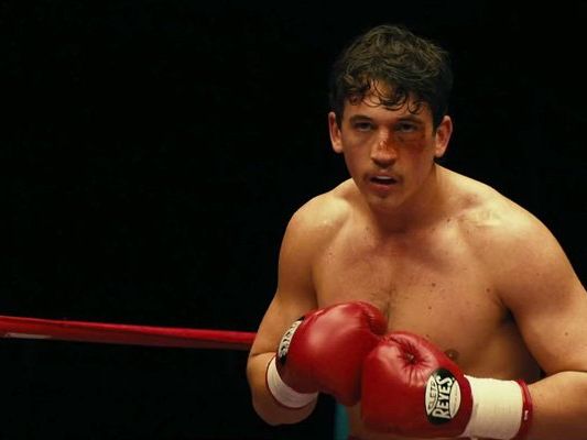 Ein austrainierter Miles Teller im Boxerdrama "Bleed For This" Ein austrainierter Miles Teller im Boxerdrama "Bleed For This"